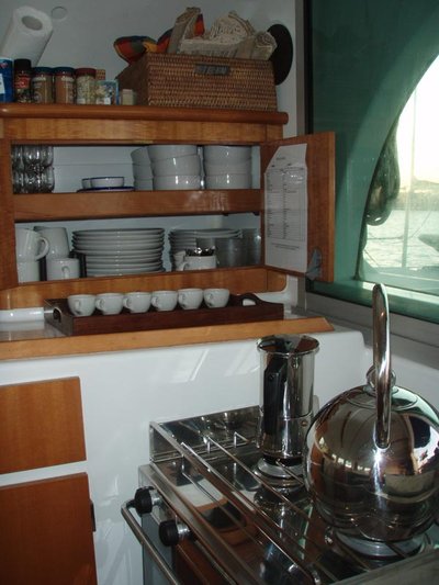 Lagoon 380 cuisine