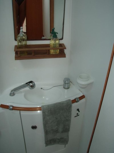 Lagoon 380 salle de bain