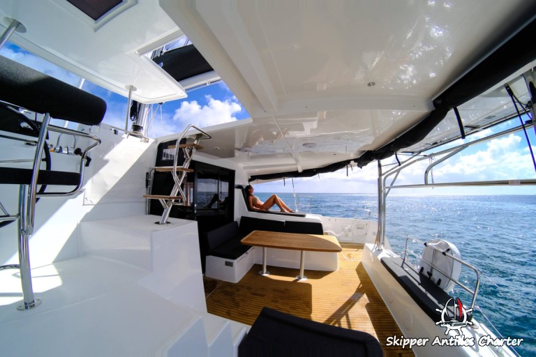 Lagoon 42 le cockpit