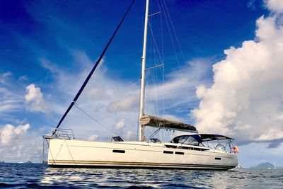 Sun Odyssey 469 pour votre location de bateau en Martinique